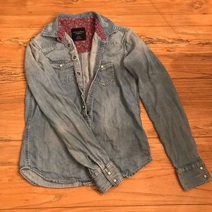American Eagle denim button up